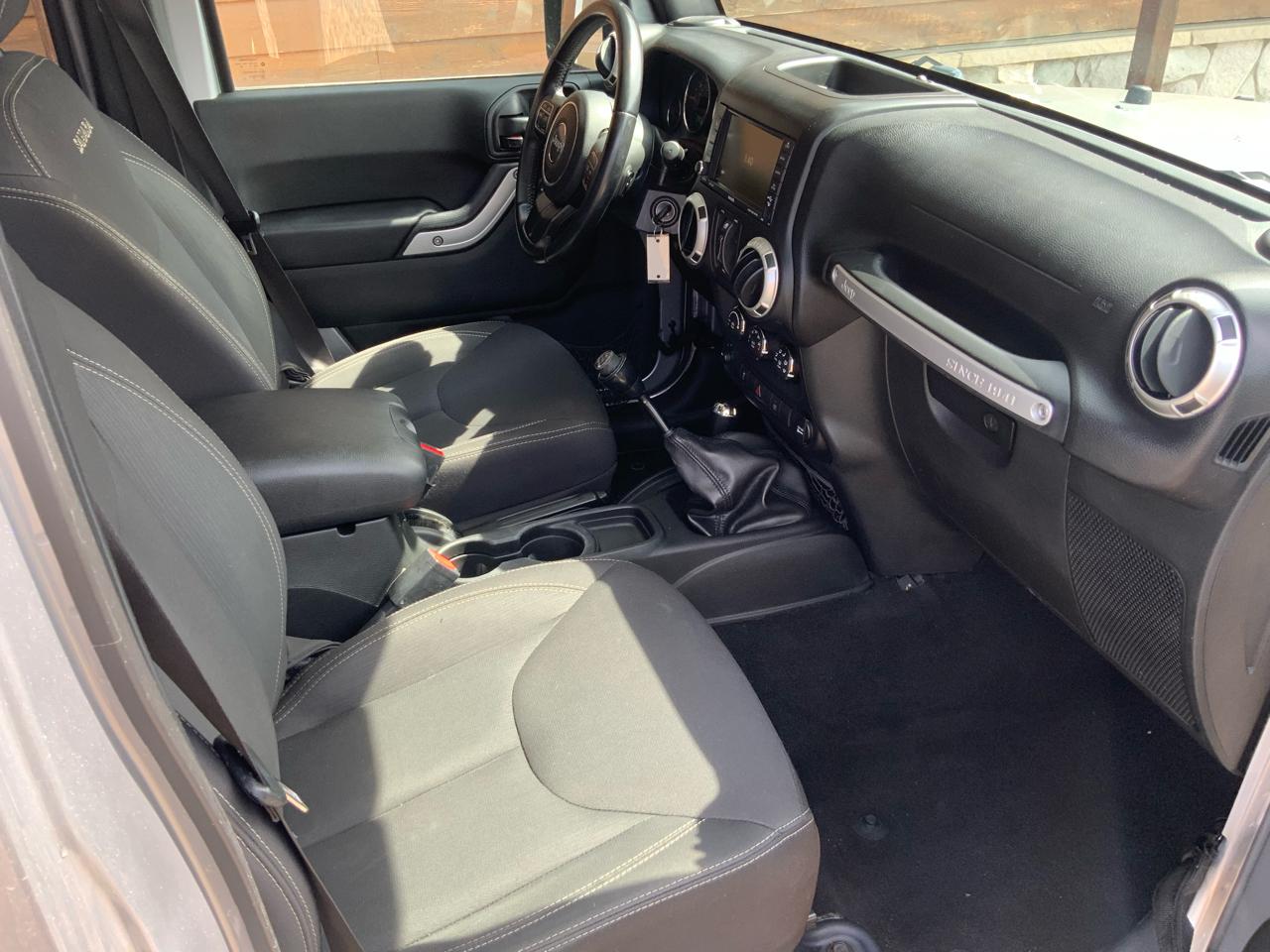 Jeep Wrangler Unlimited Sahara 4WD 2017