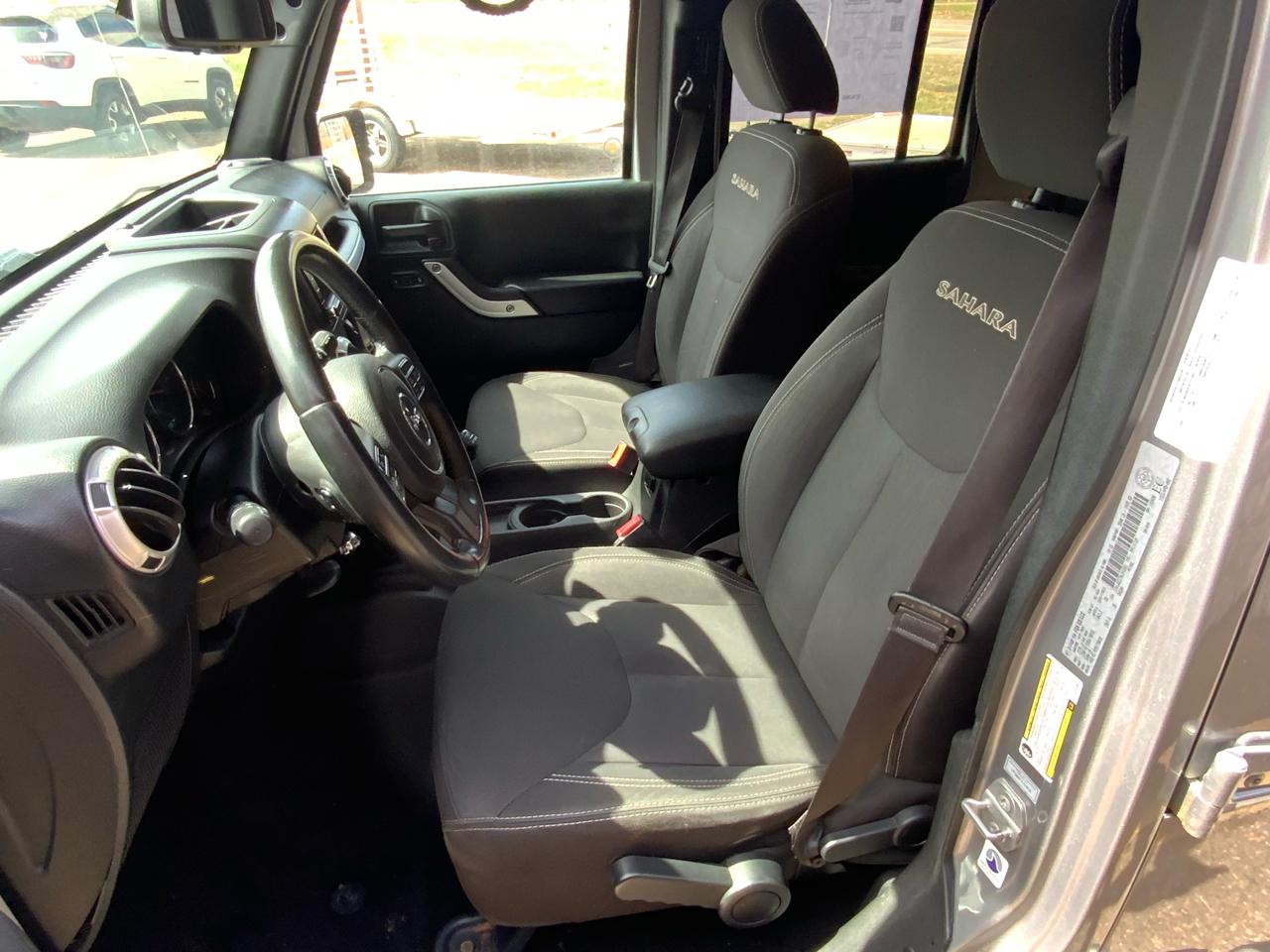 Jeep Wrangler Unlimited Sahara 4WD 2017