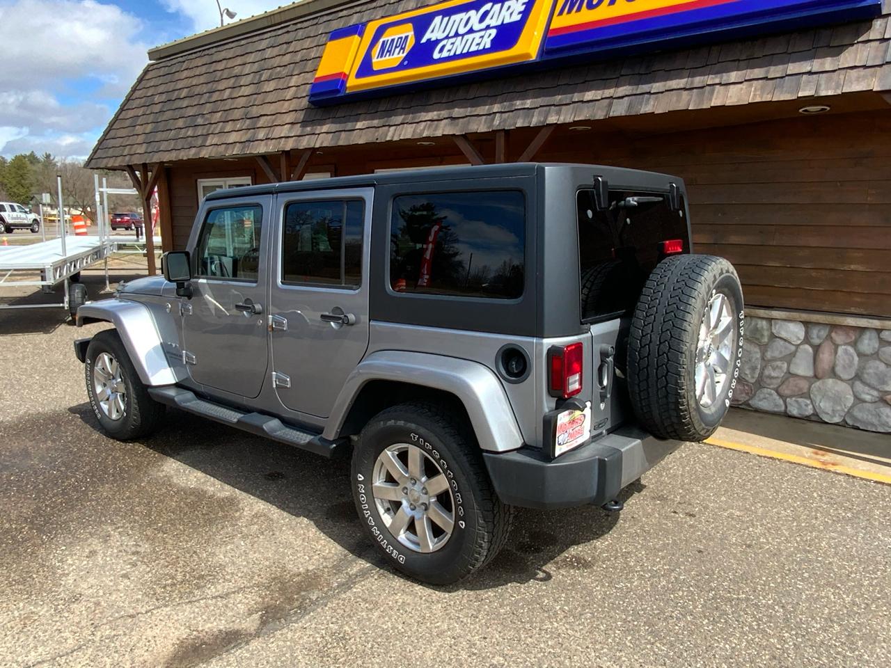 Jeep Wrangler Unlimited Sahara 4WD 2017