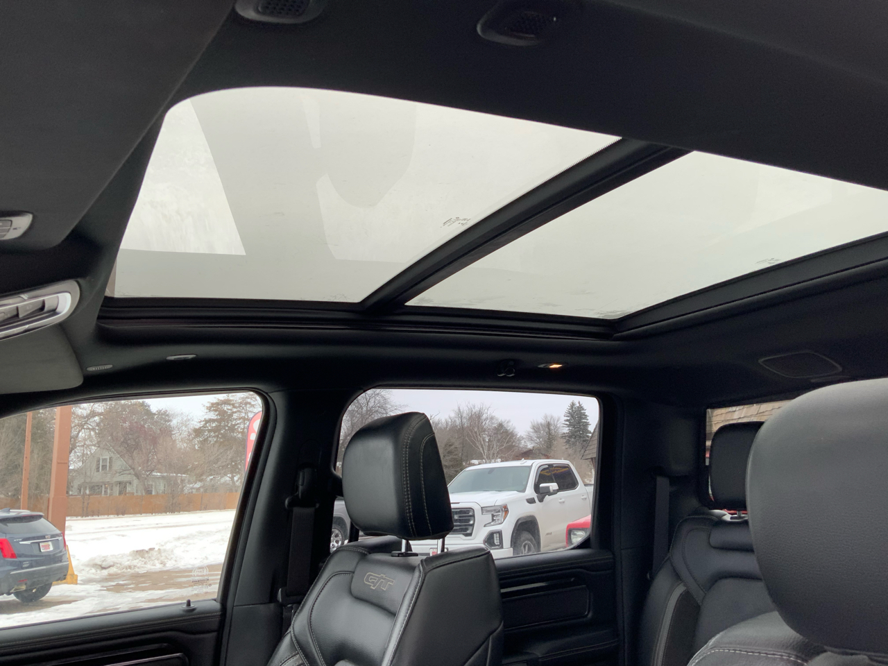 RAM 1500 Sport Crew Cab SB 4WD 2022