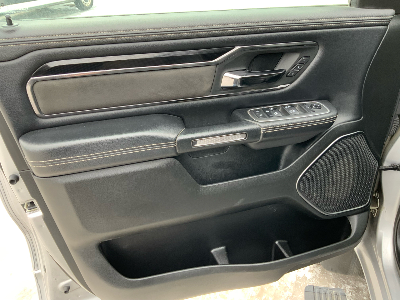 RAM 1500 Sport Crew Cab SB 4WD 2022