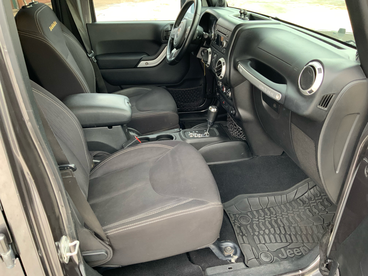 Jeep Wrangler Unlimited Sahara 4WD 2014