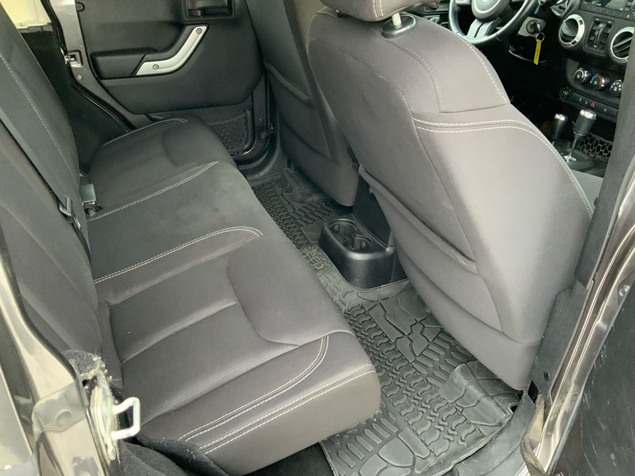 Jeep Wrangler Unlimited Sahara 4WD 2014