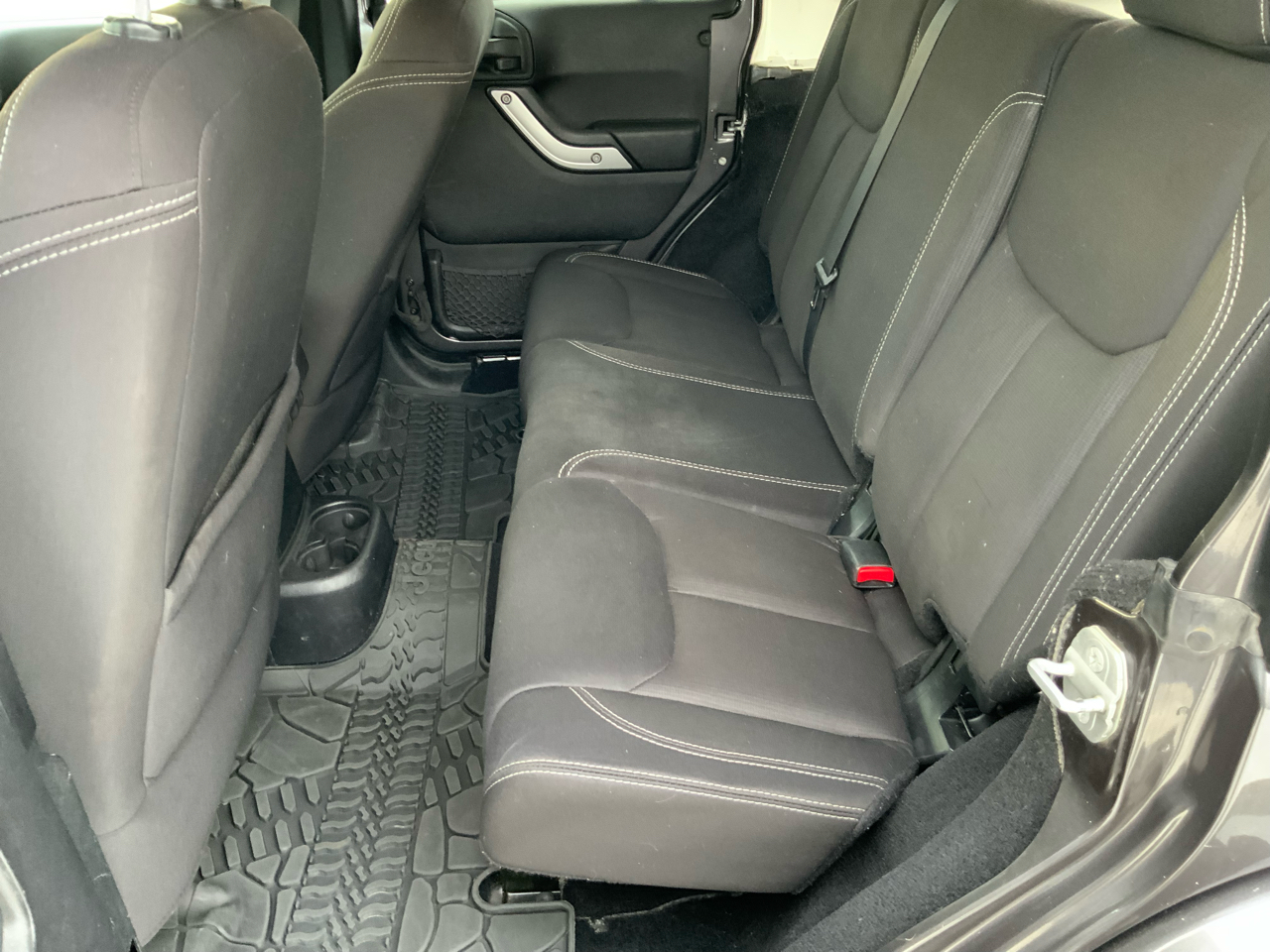 Jeep Wrangler Unlimited Sahara 4WD 2014