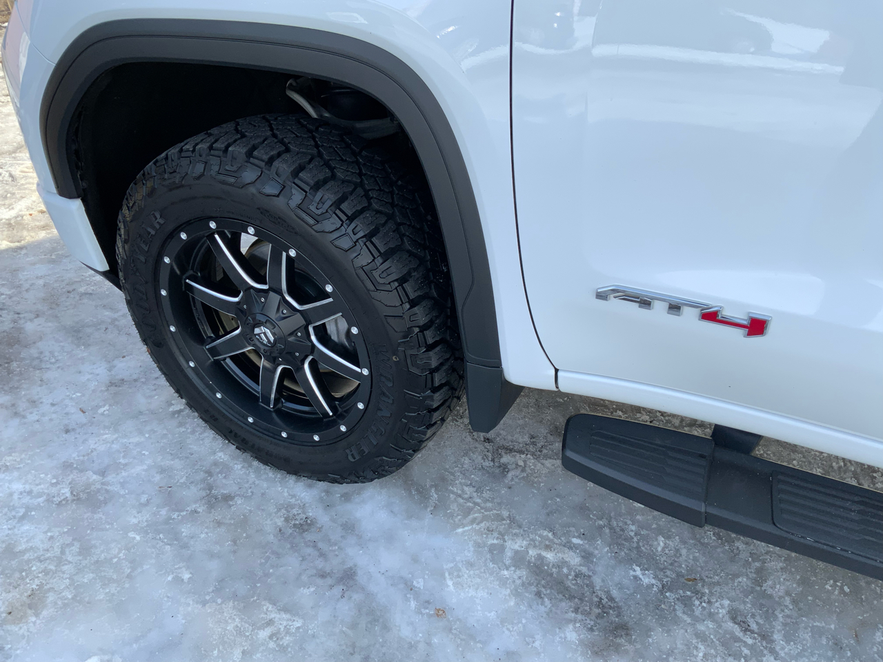 GMC Sierra 1500 AT4 Crew Cab Long Box 4WD 2019