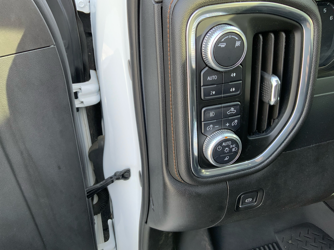 GMC Sierra 1500 AT4 Crew Cab Long Box 4WD 2019