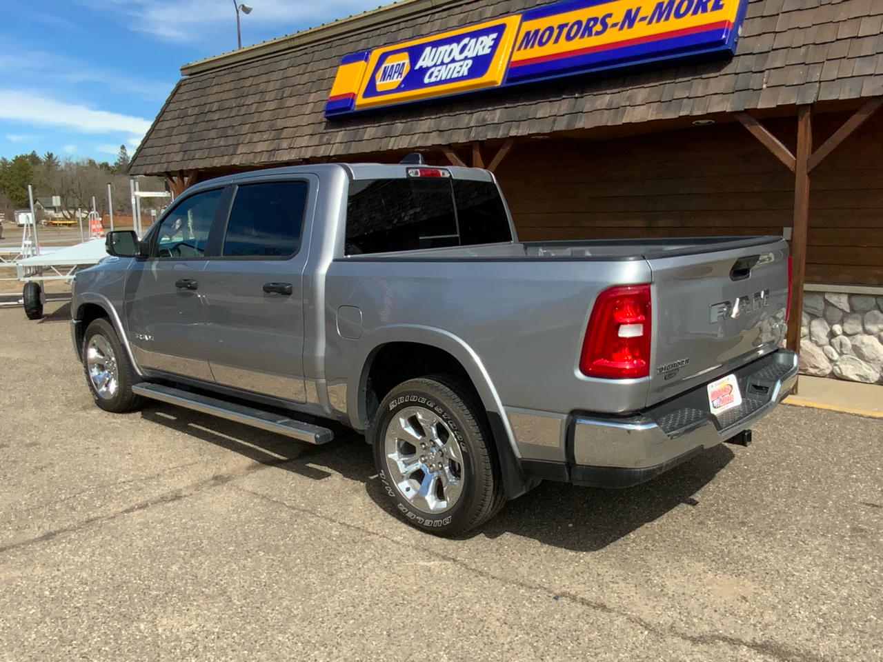 RAM 1500 Big Horn Crew Cab SWB 4WD 2025