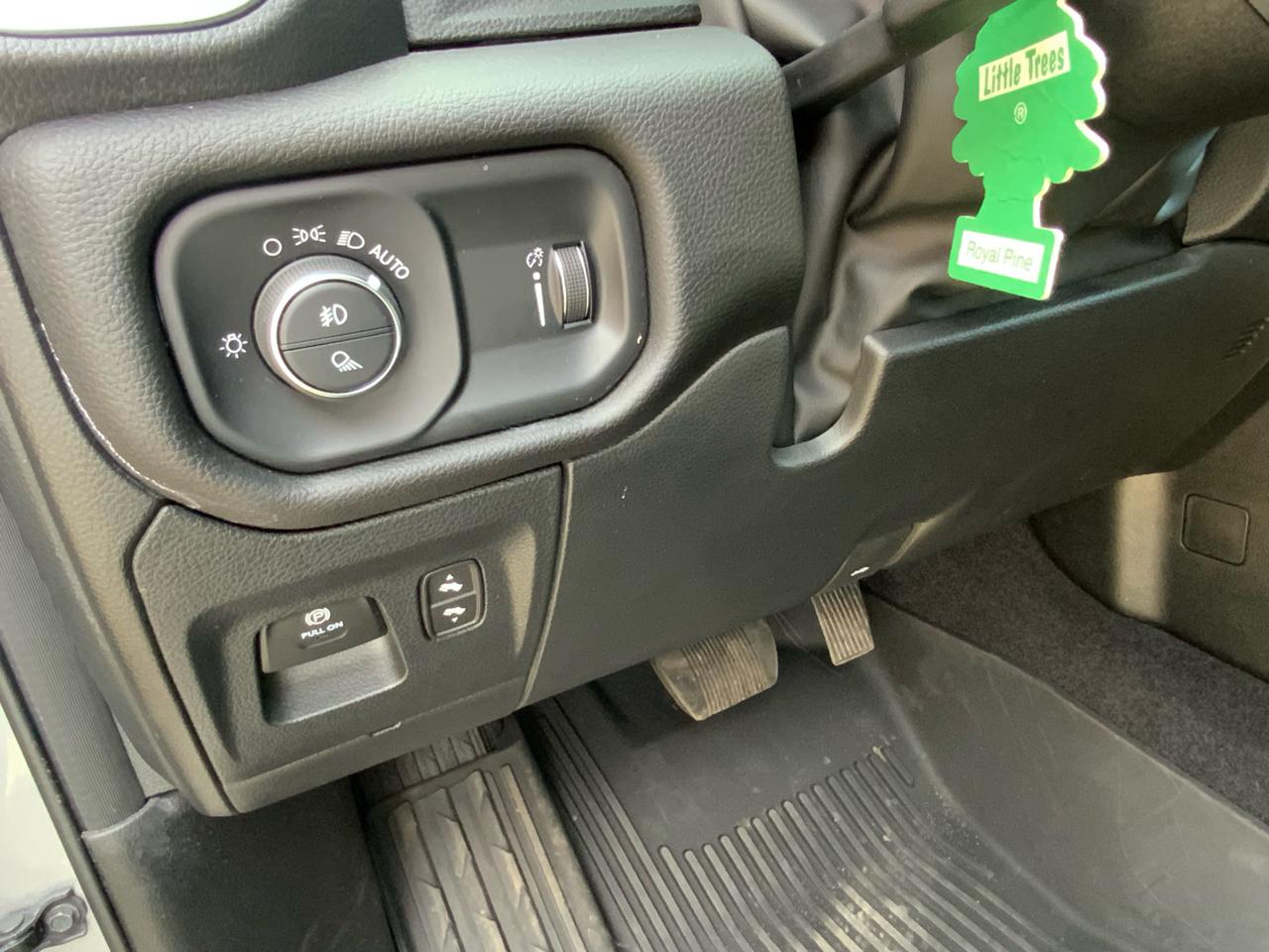 RAM 1500 Big Horn Crew Cab SWB 4WD 2025