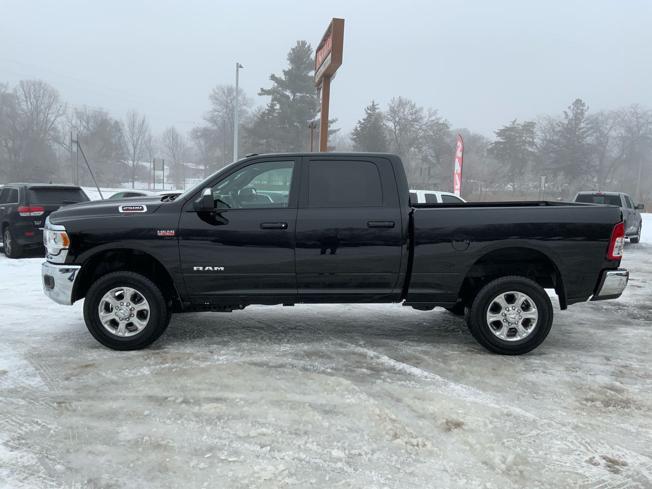 RAM 2500 Tradesman Crew Cab SWB 4WD 2021