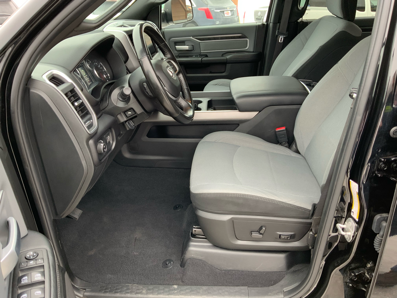 RAM 2500 Tradesman Crew Cab SWB 4WD 2021