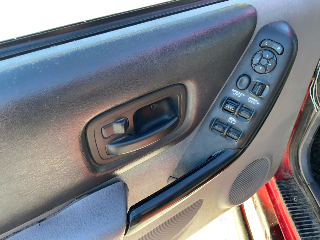 Jeep Cherokee Sport 4-Door 4WD 1997