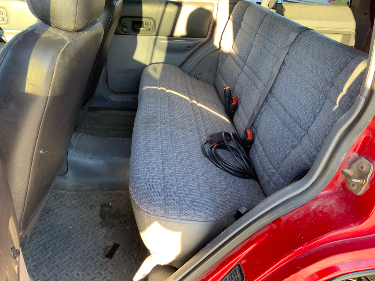 Jeep Cherokee Sport 4-Door 4WD 1997