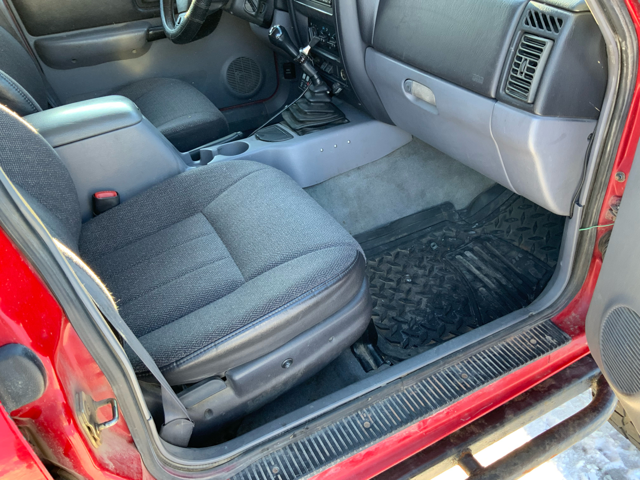 Jeep Cherokee Sport 4-Door 4WD 1997