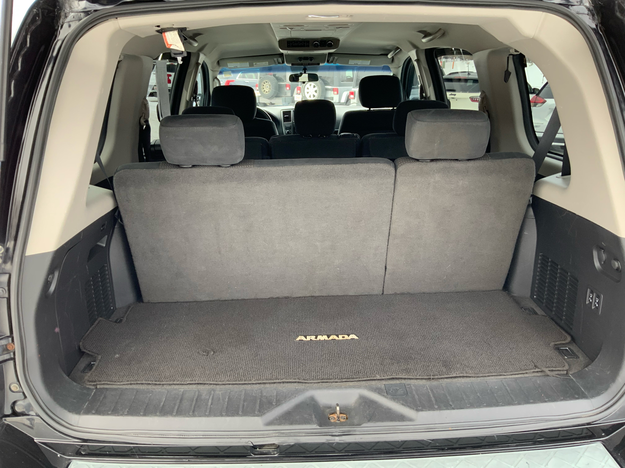 Nissan Armada SE 4WD 2010