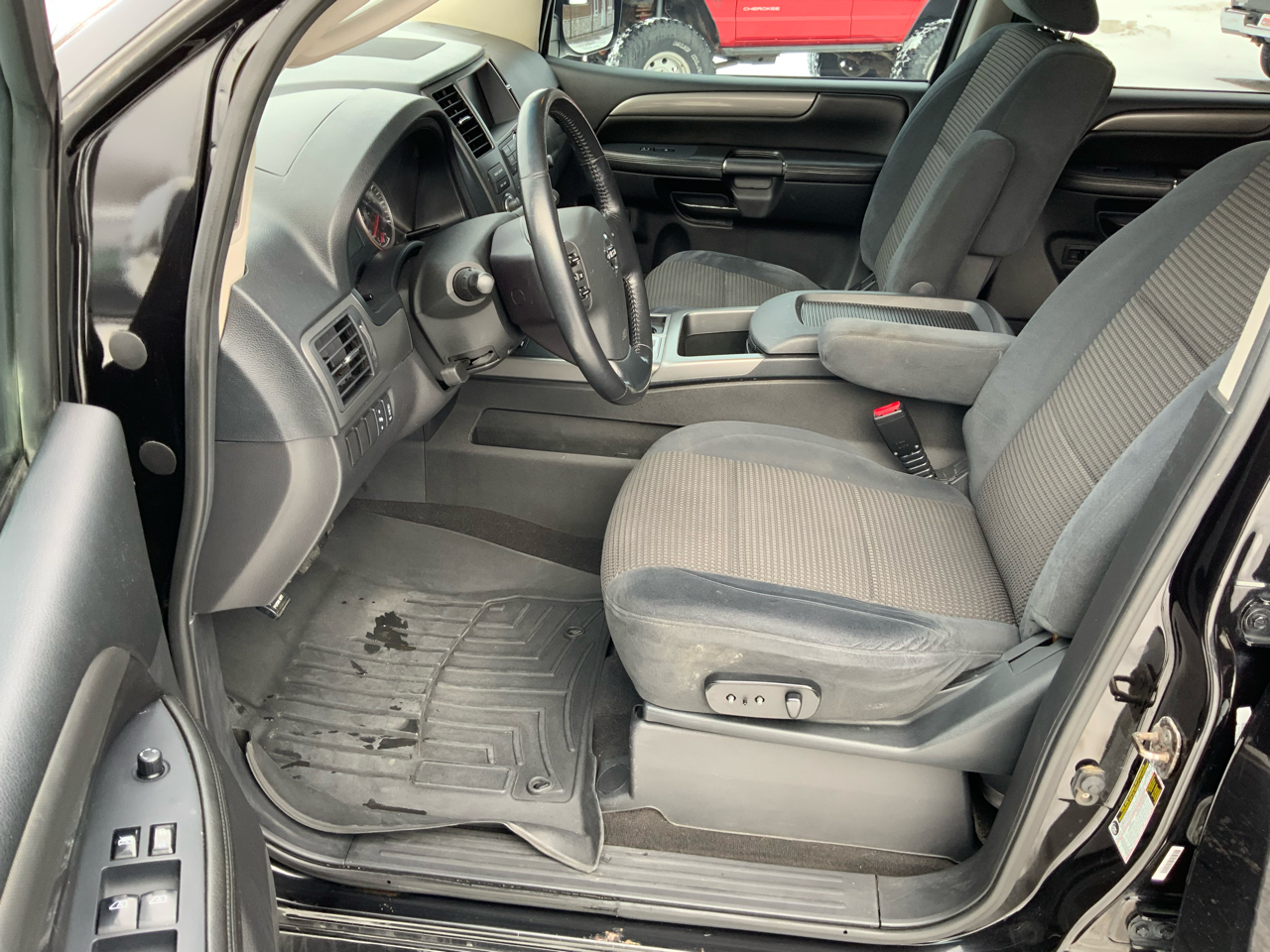 Nissan Armada SE 4WD 2010