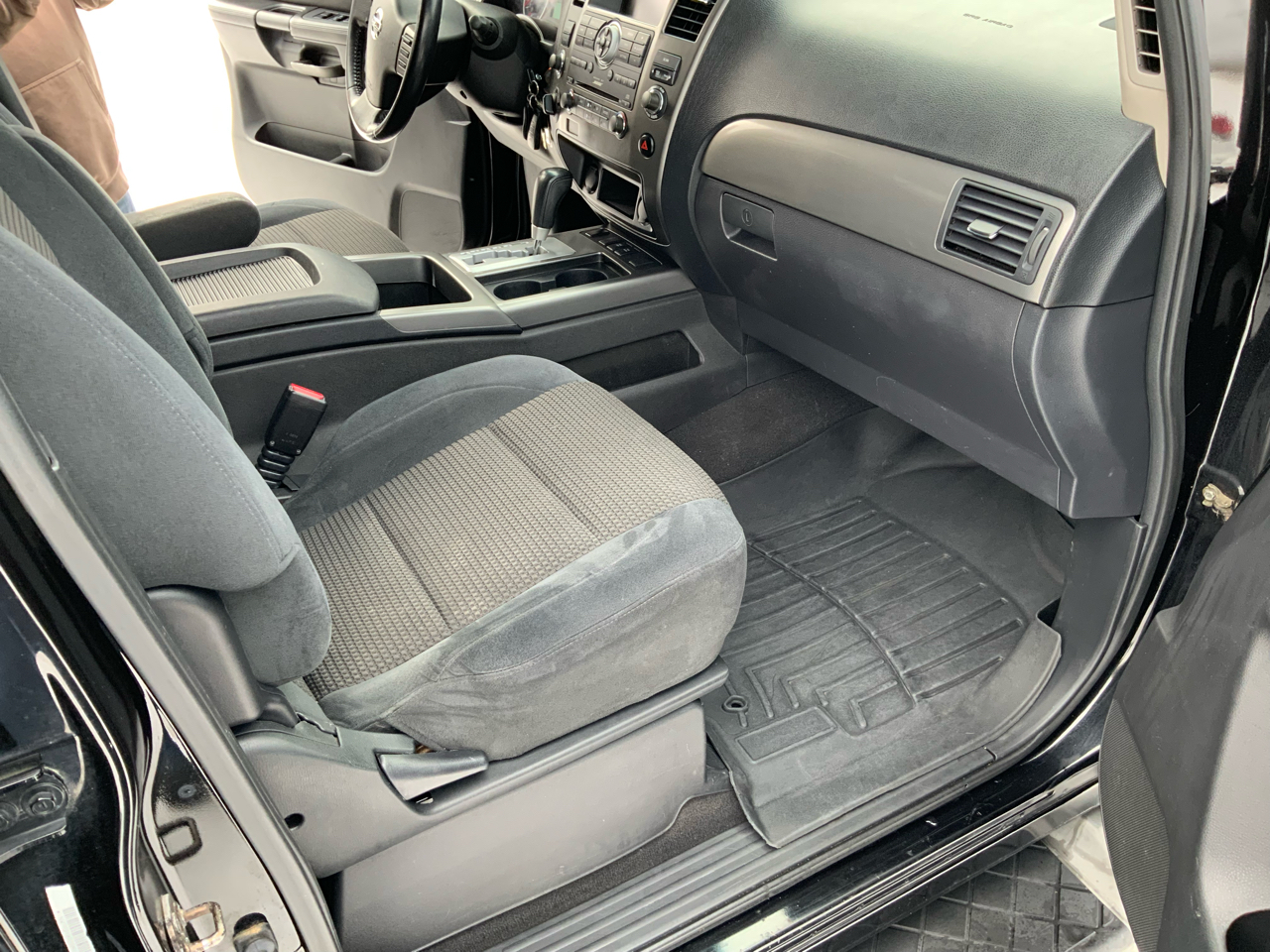 Nissan Armada SE 4WD 2010