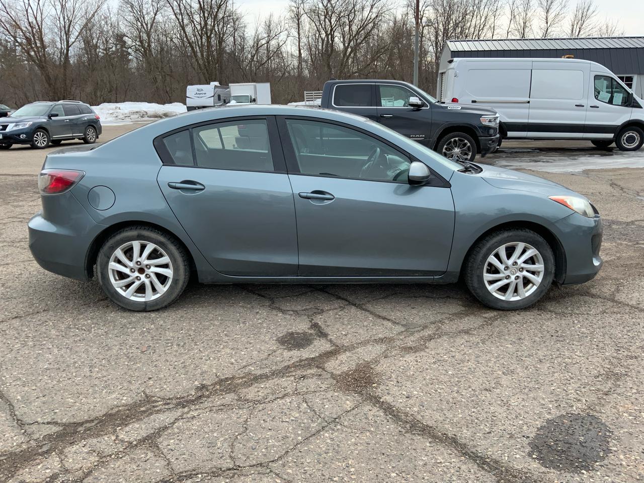 Mazda MAZDA3 i Touring 4-door 2012