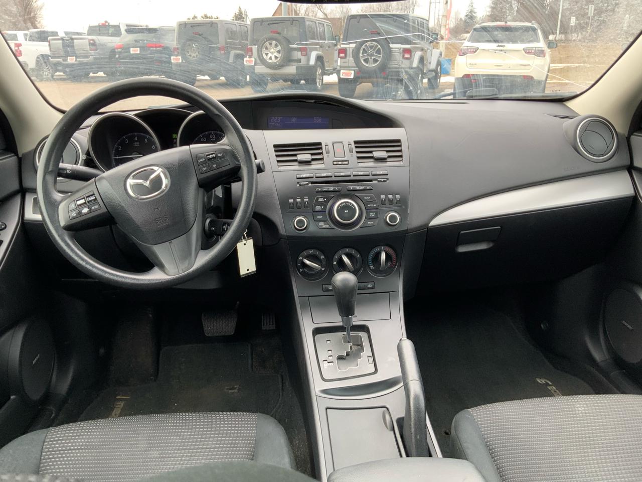 Mazda MAZDA3 i Touring 4-door 2012