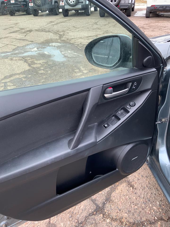 Mazda MAZDA3 i Touring 4-door 2012