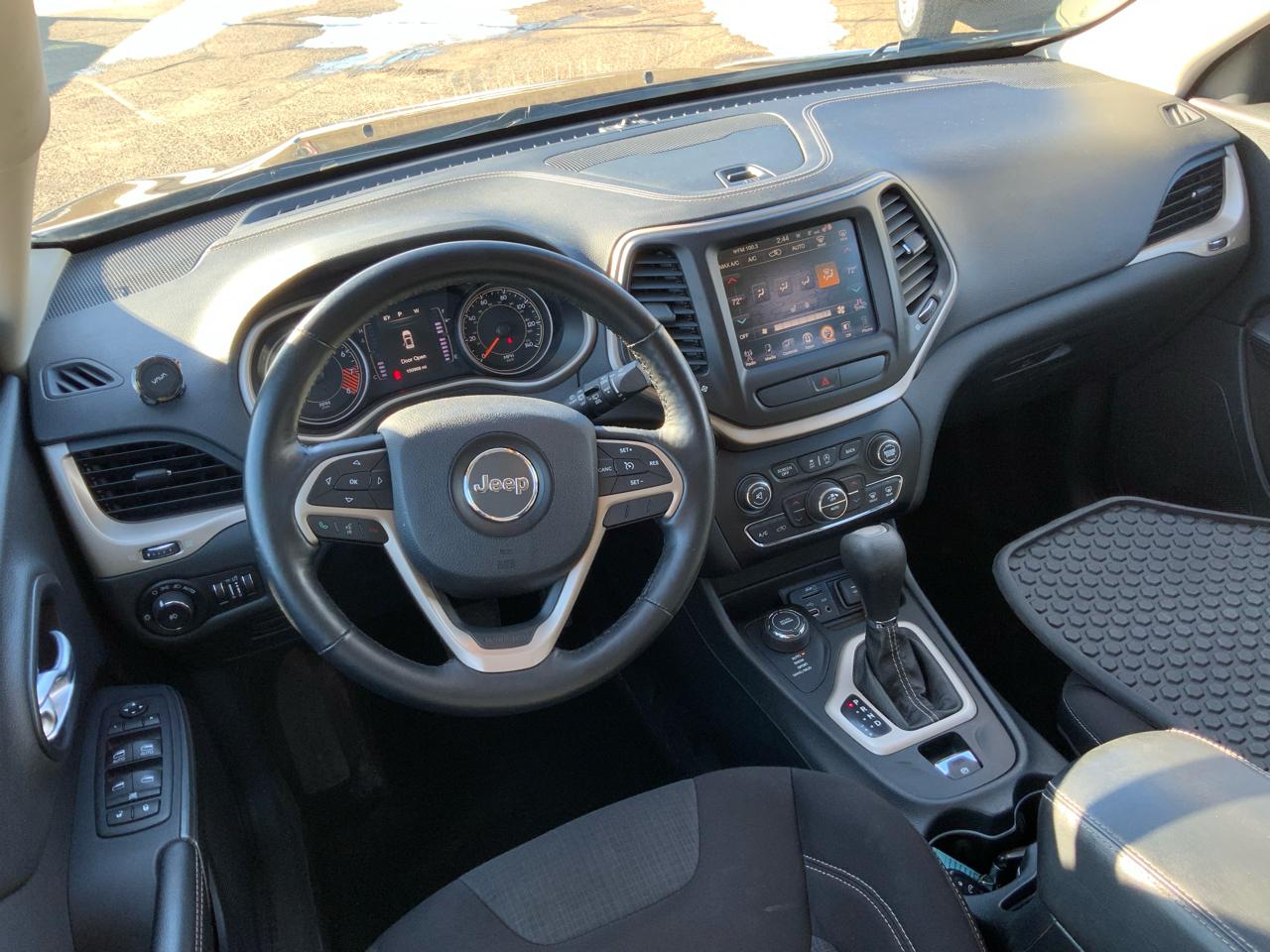 Jeep Cherokee Latitude 4WD 2015