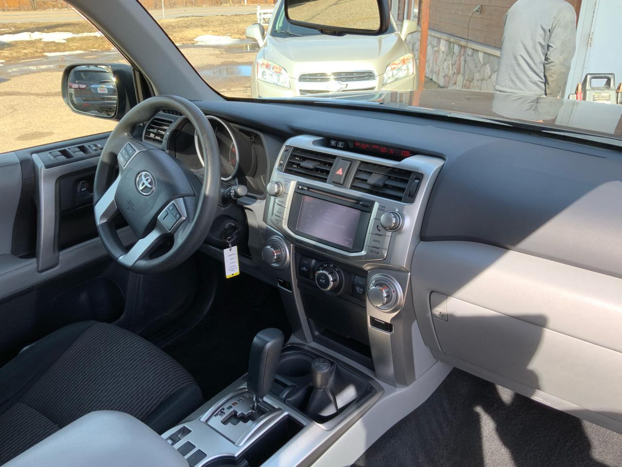 Toyota 4Runner SR5 4WD 2012