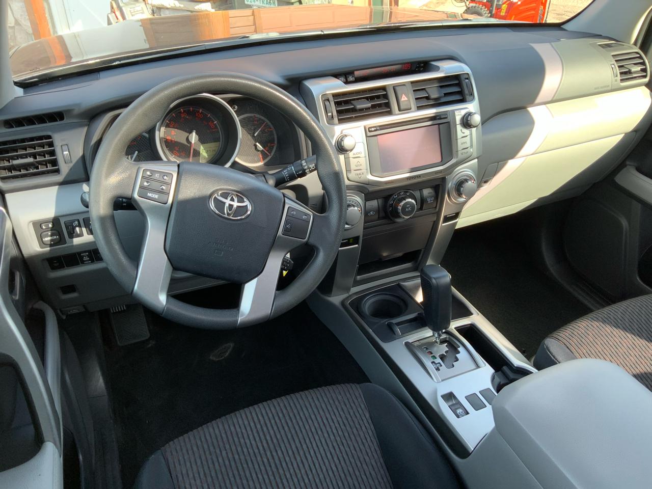 Toyota 4Runner SR5 4WD 2012