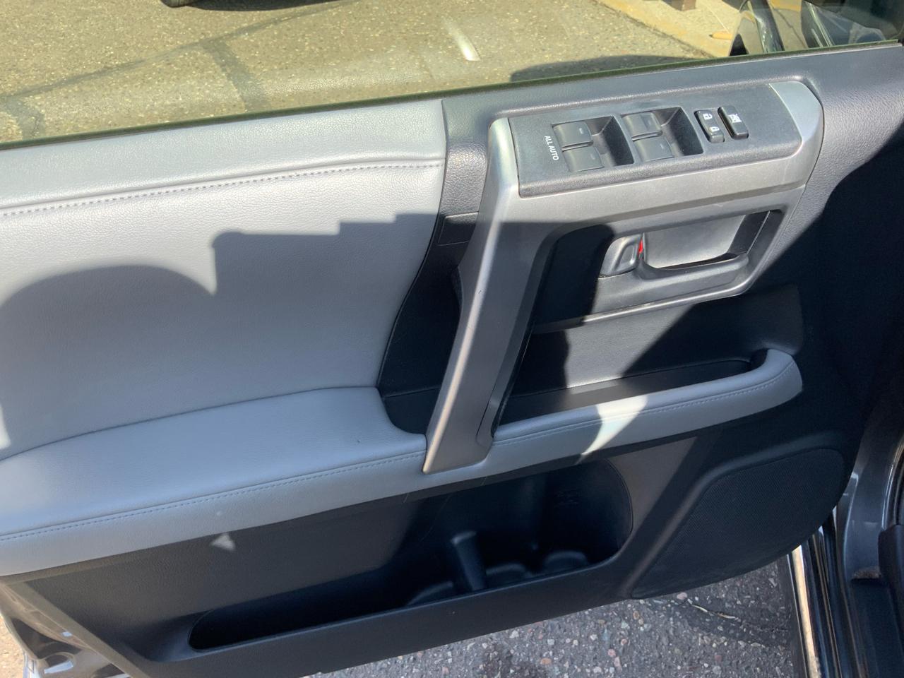 Toyota 4Runner SR5 4WD 2012