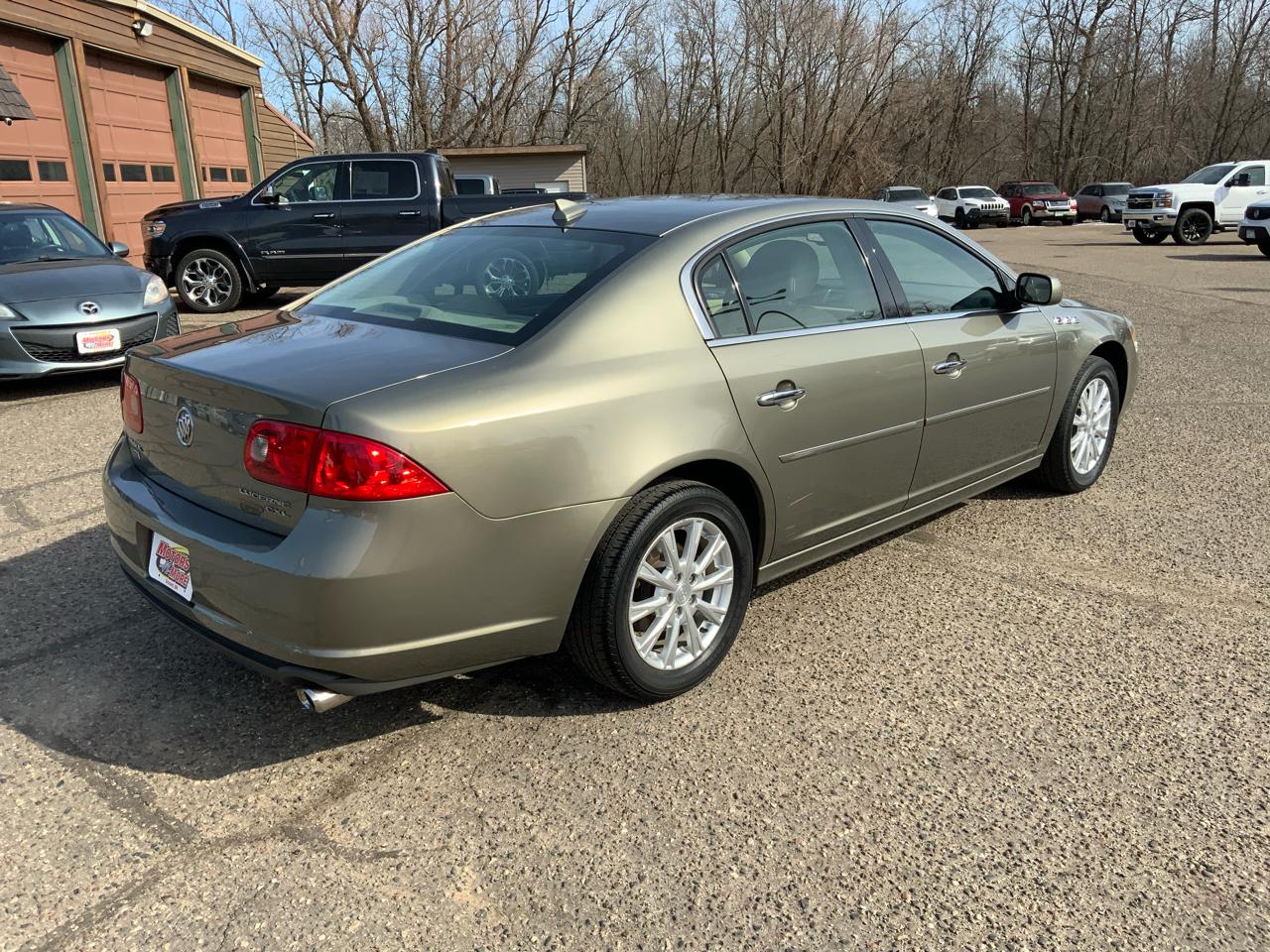 Buick Lucerne CXL 2011
