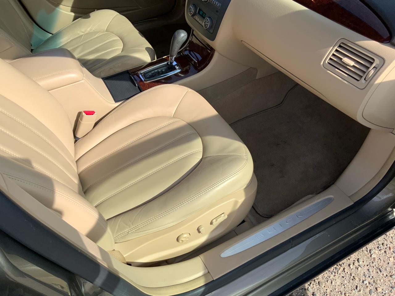 Buick Lucerne CXL 2011