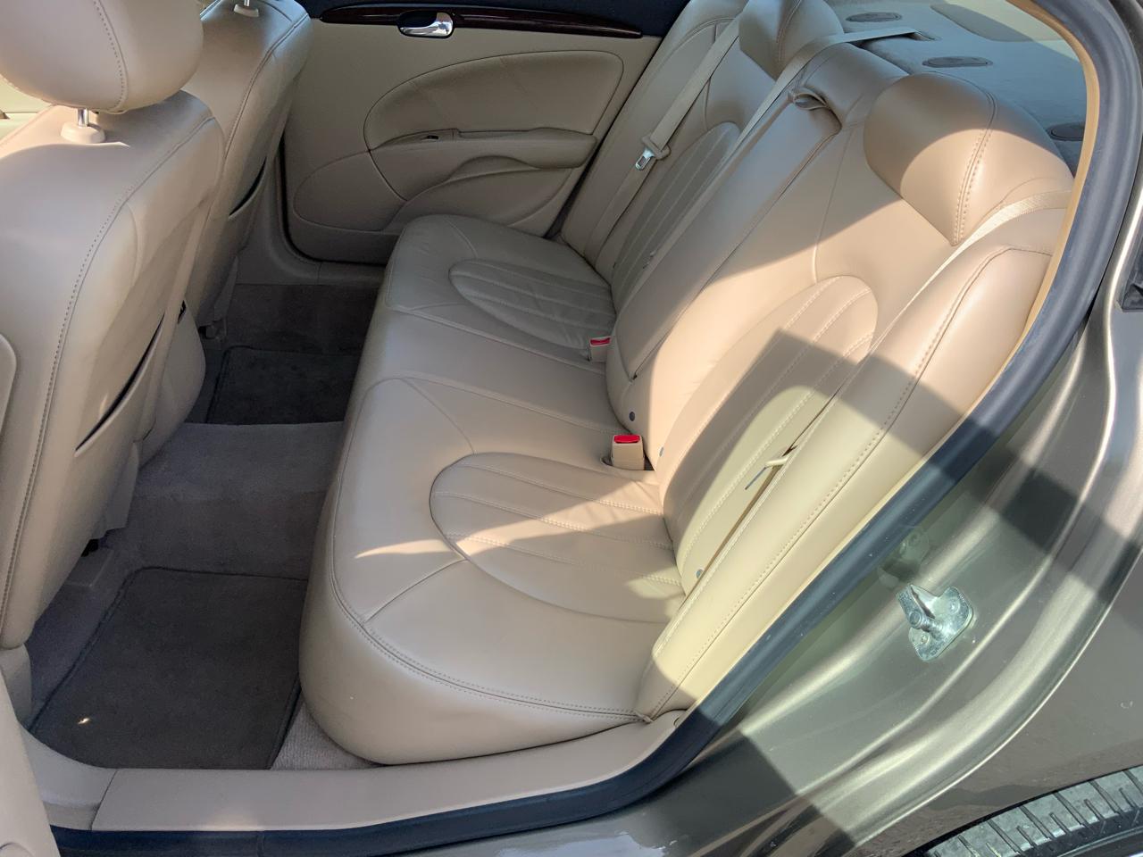 Buick Lucerne CXL 2011