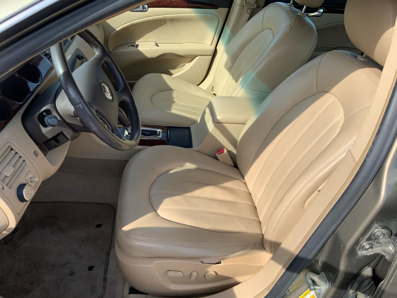 Buick Lucerne CXL 2011