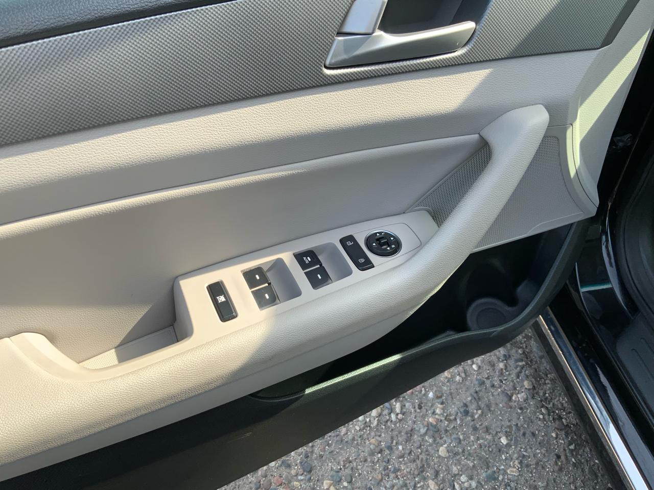 Hyundai Sonata Hybrid Base 2016