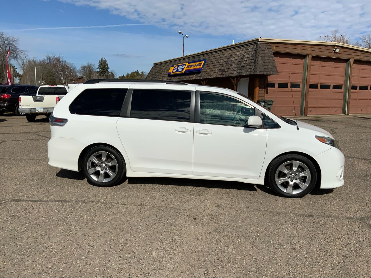 Toyota Sienna FWD 7-Passenger V6 2012