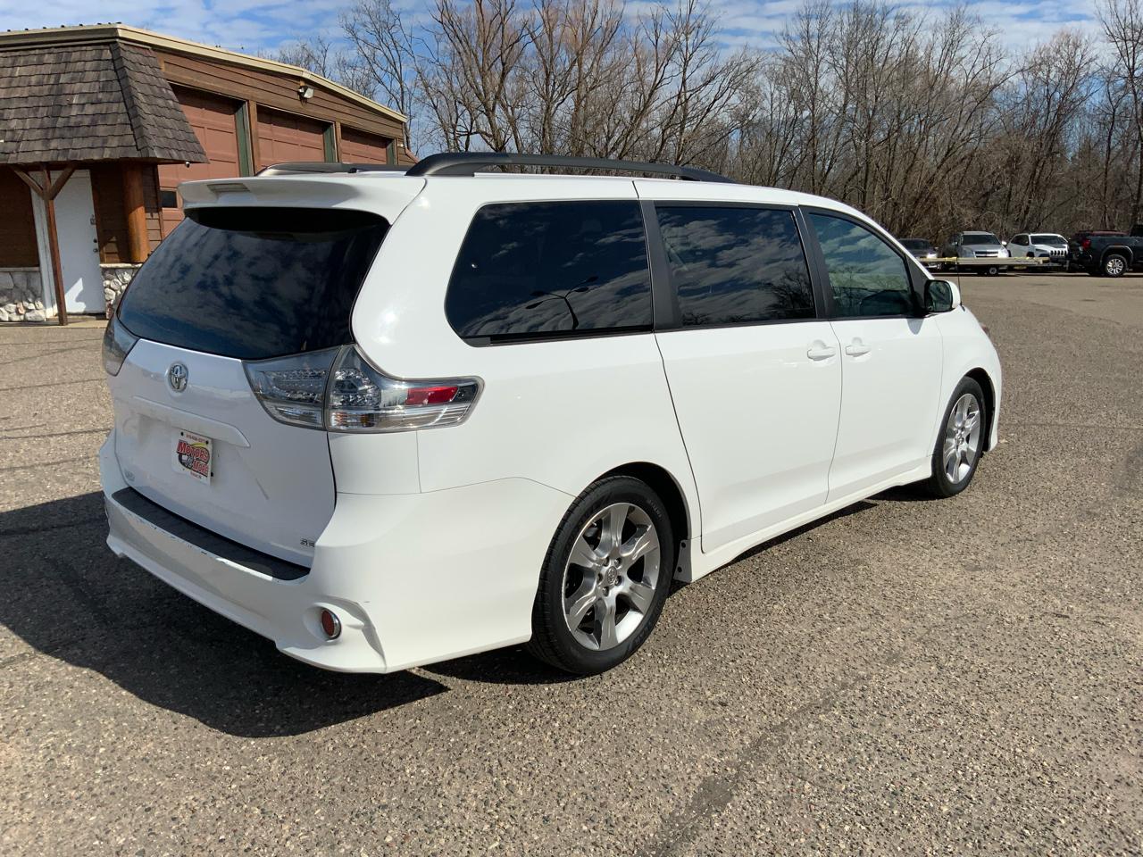 Toyota Sienna FWD 7-Passenger V6 2012