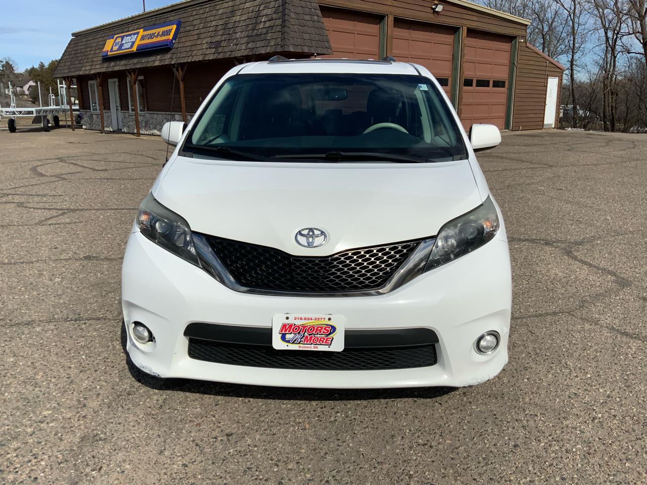 Toyota Sienna FWD 7-Passenger V6 2012