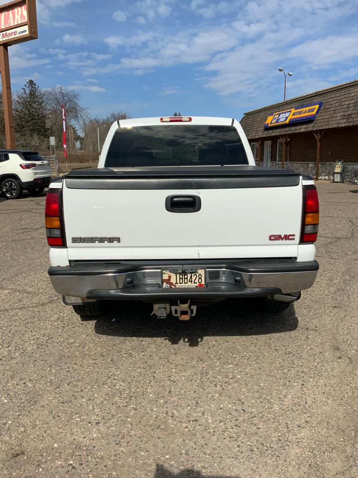 GMC Sierra 1500 Denali Crew Cab Short Bed 4WD 2005