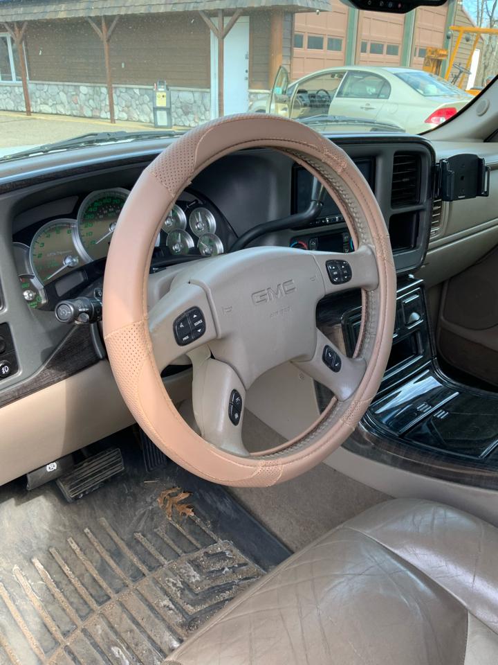 GMC Sierra 1500 Denali Crew Cab Short Bed 4WD 2005