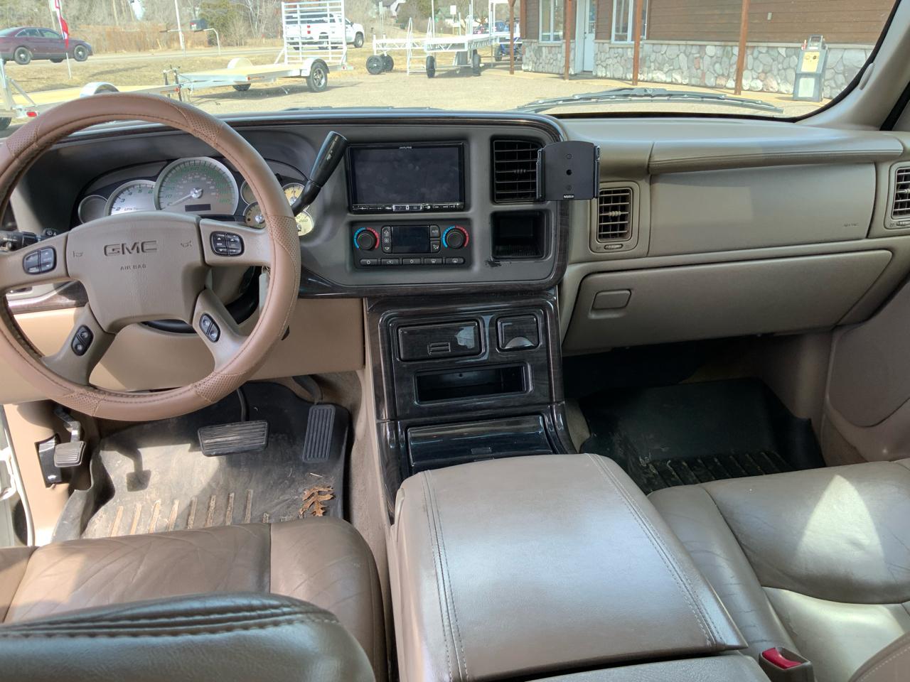 GMC Sierra 1500 Denali Crew Cab Short Bed 4WD 2005