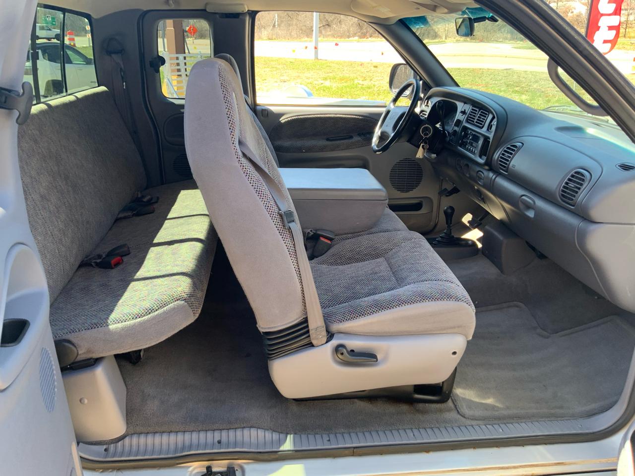 Dodge Ram 1500 Quad Cab Short Bed 4WD 2001