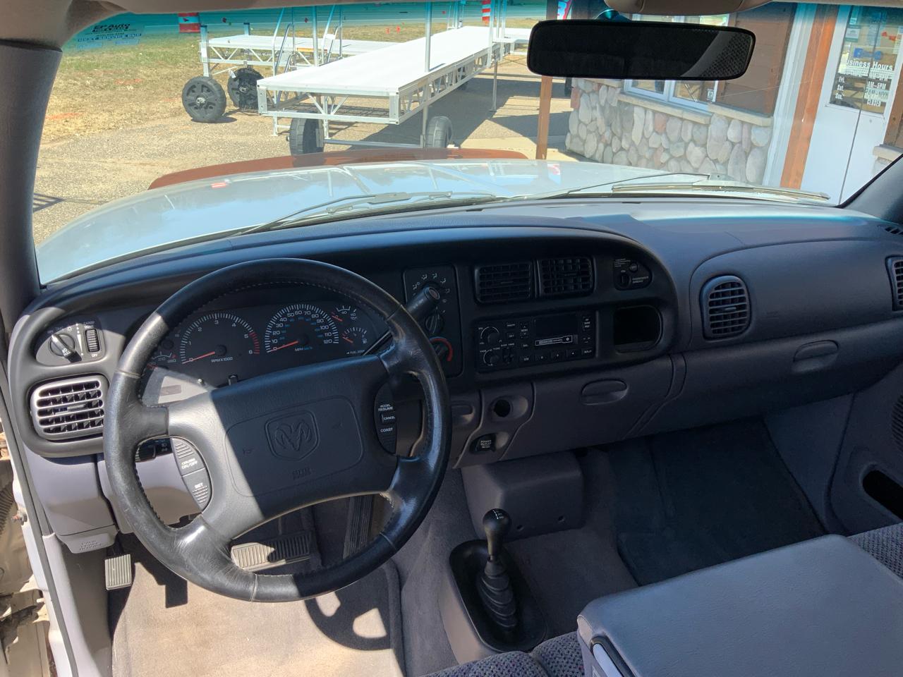 Dodge Ram 1500 Quad Cab Short Bed 4WD 2001