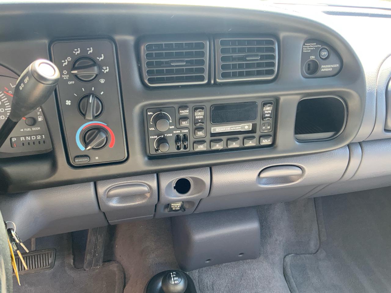 Dodge Ram 1500 Quad Cab Short Bed 4WD 2001