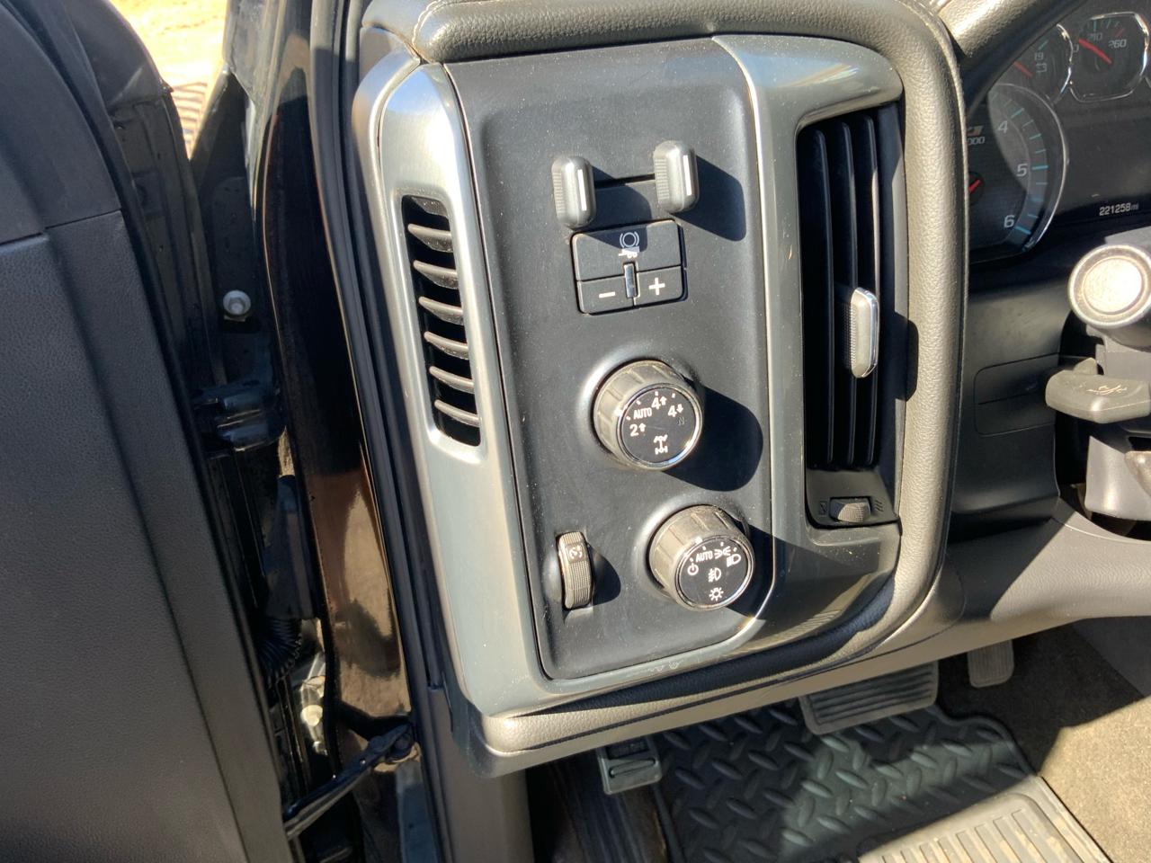 Chevrolet Silverado 1500 4WD Crew Cab 157" LTZ 2015