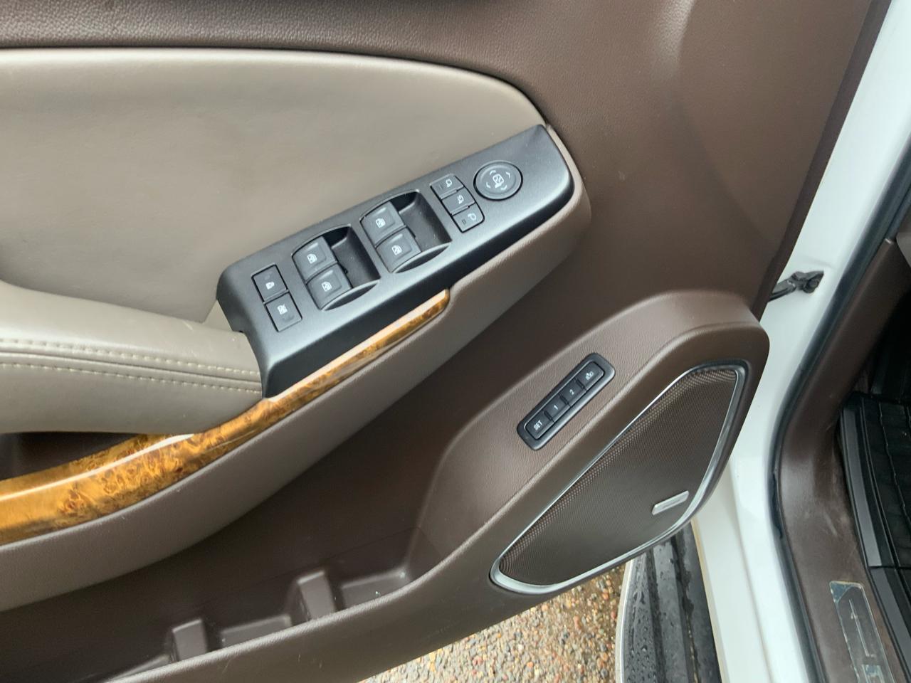 GMC Yukon Denali 4WD 2015