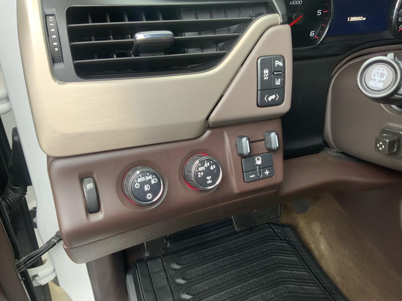 GMC Yukon Denali 4WD 2015