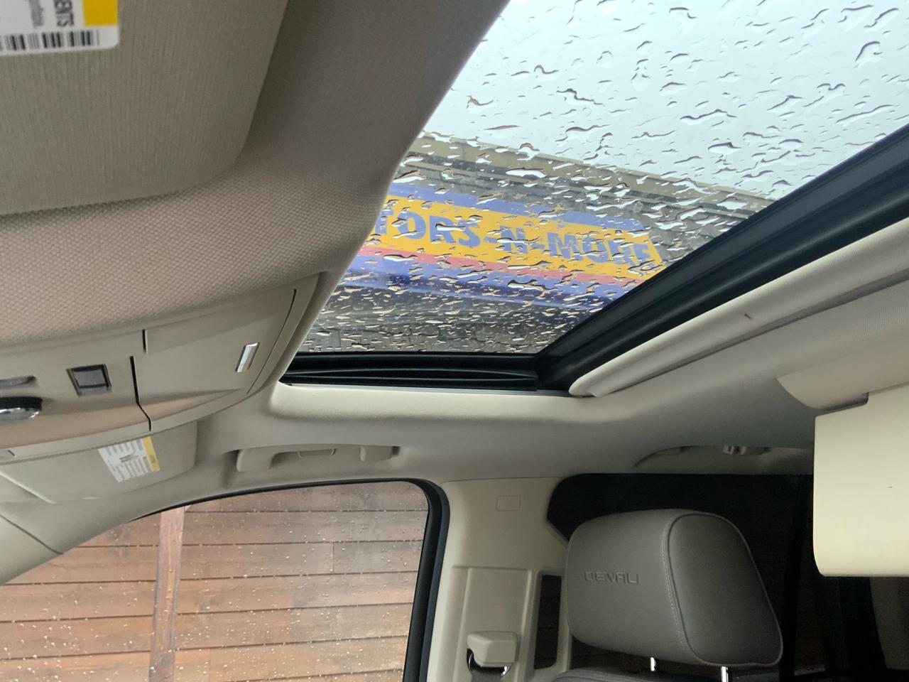 GMC Yukon Denali 4WD 2015