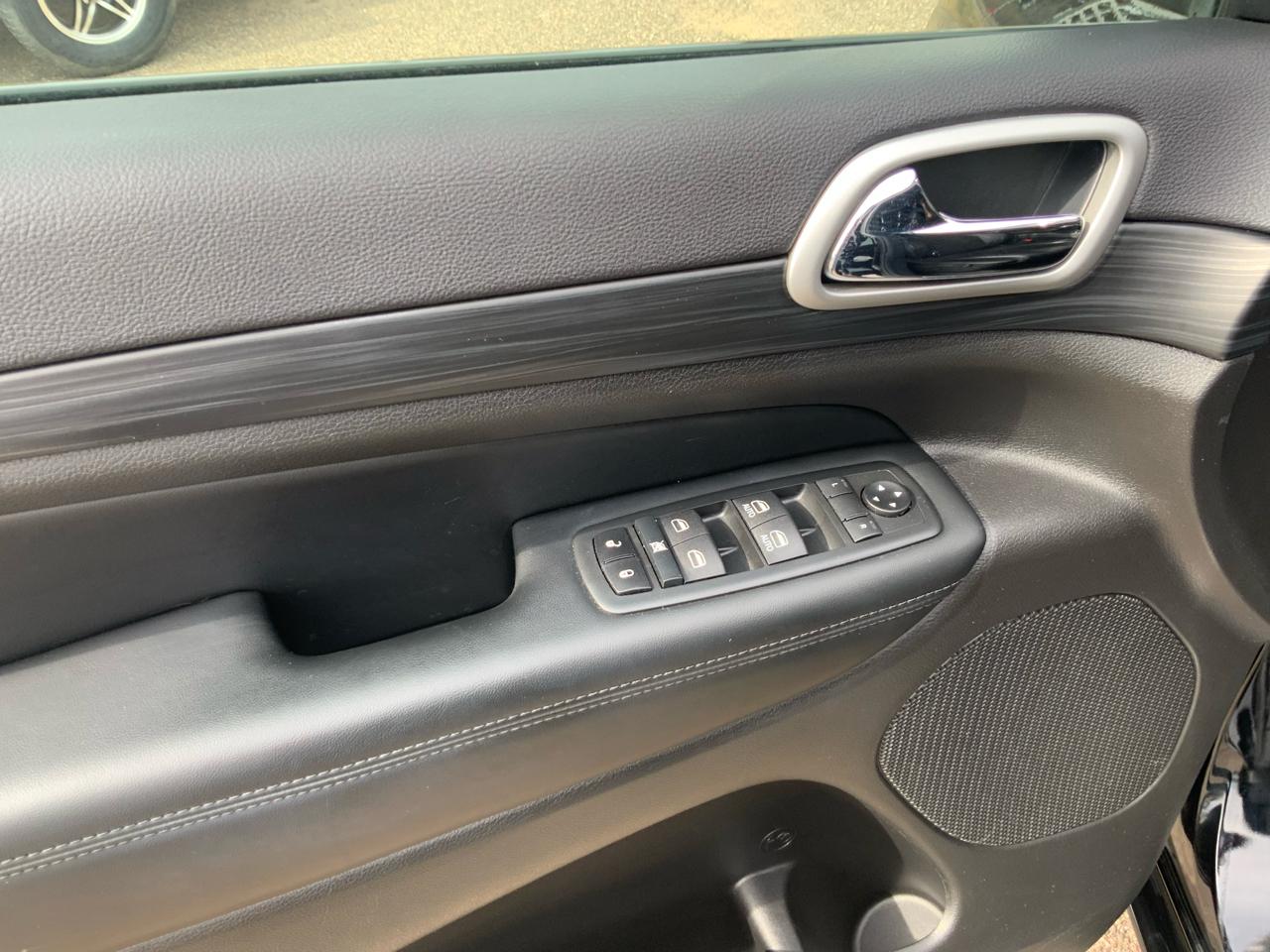 Jeep Grand Cherokee Laredo 4WD 2020