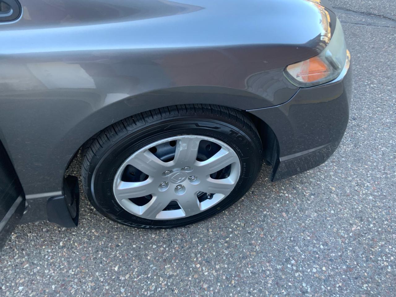 Honda Civic LX Sedan 5-Speed AT 2009