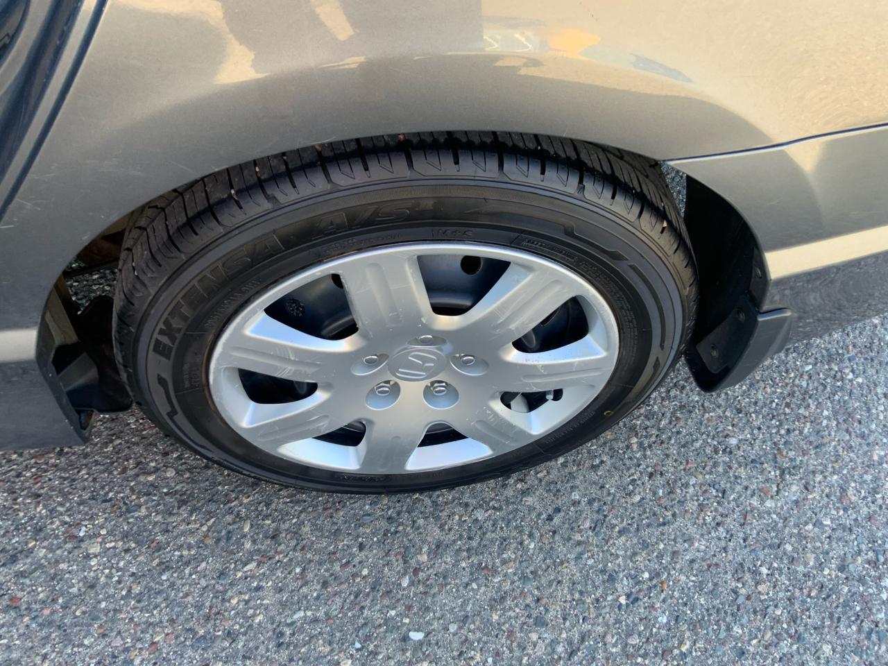 Honda Civic LX Sedan 5-Speed AT 2009