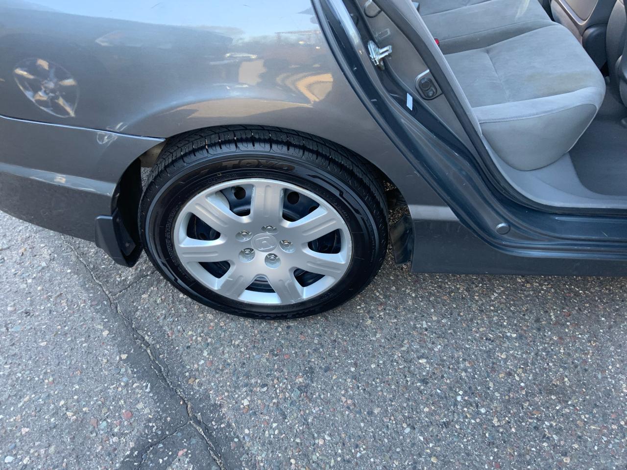 Honda Civic LX Sedan 5-Speed AT 2009