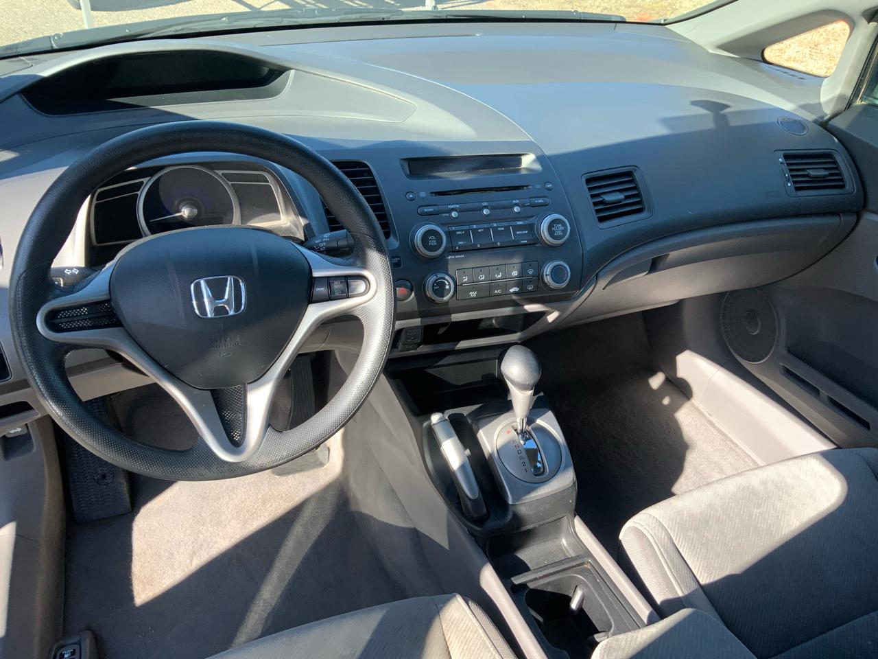 Honda Civic LX Sedan 5-Speed AT 2009